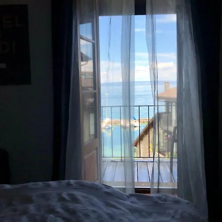 A With A View - Maisonnette Dans Bourg Medieval Au Bord Du Leman *